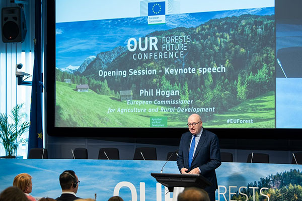 Commissioner Hogan speaking at the Our Forests, Our Future conference on 25 April 2019