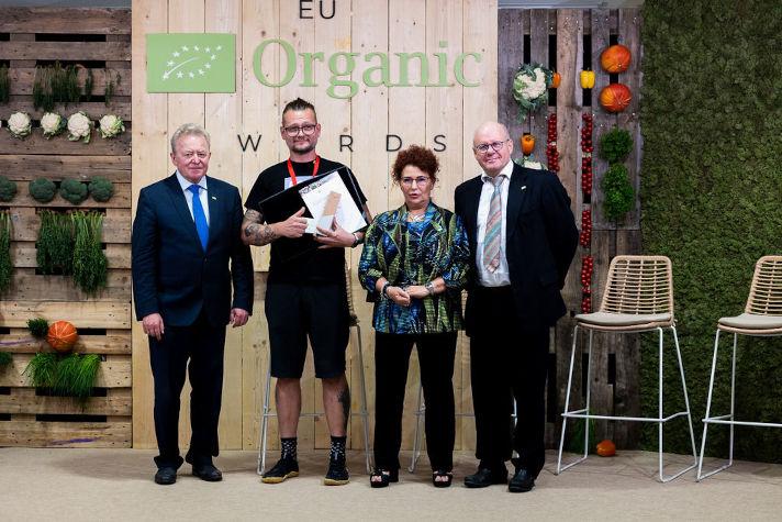 Winner, Best SME: Goodvenience.bio with EU Commissioner for agriculture, Janusz Wojciechowski
